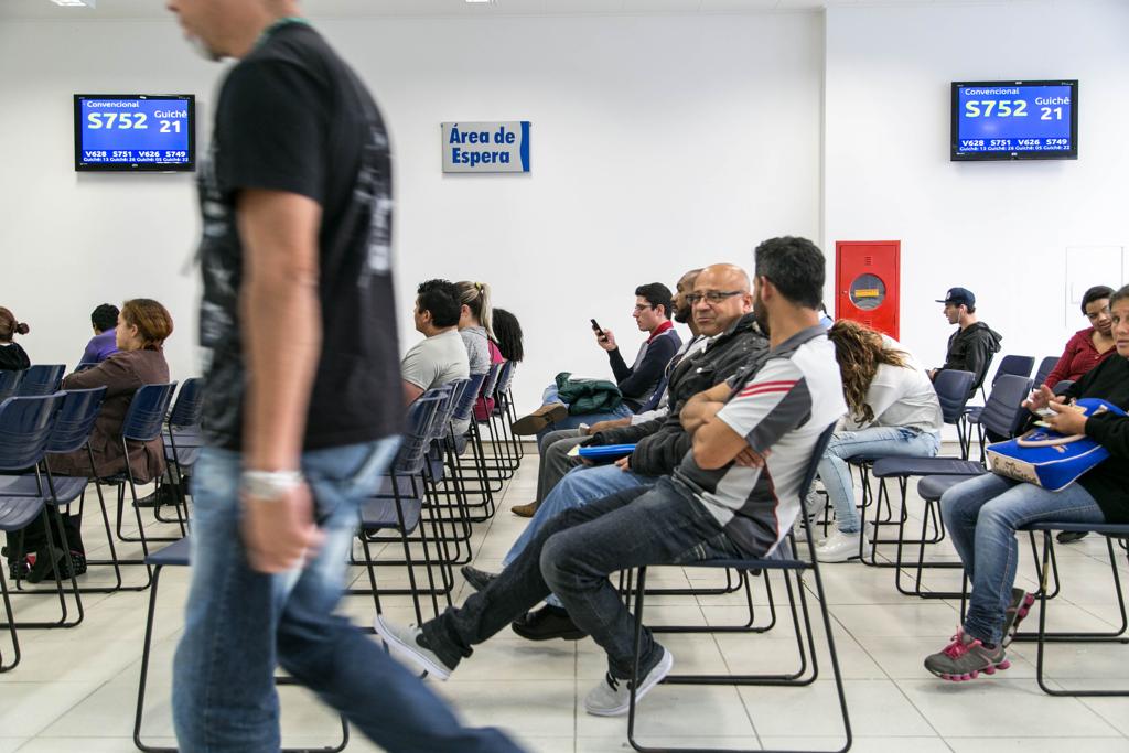 Apesar do desemprego em queda, o país registrou estabilidade no número de pessoas desalentadas, que são aquelas que desistem de procurar emprego depois de muito tentar. | Marcelo Andrade/Gazeta do Povo