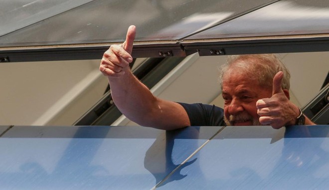 Ex-presidente Lula está preso desde abril deste ano, em Curitiba, após condenação em duas instâncias judicias no processo do tríplex do Guarujá. | Miguel Schincariol/AFP