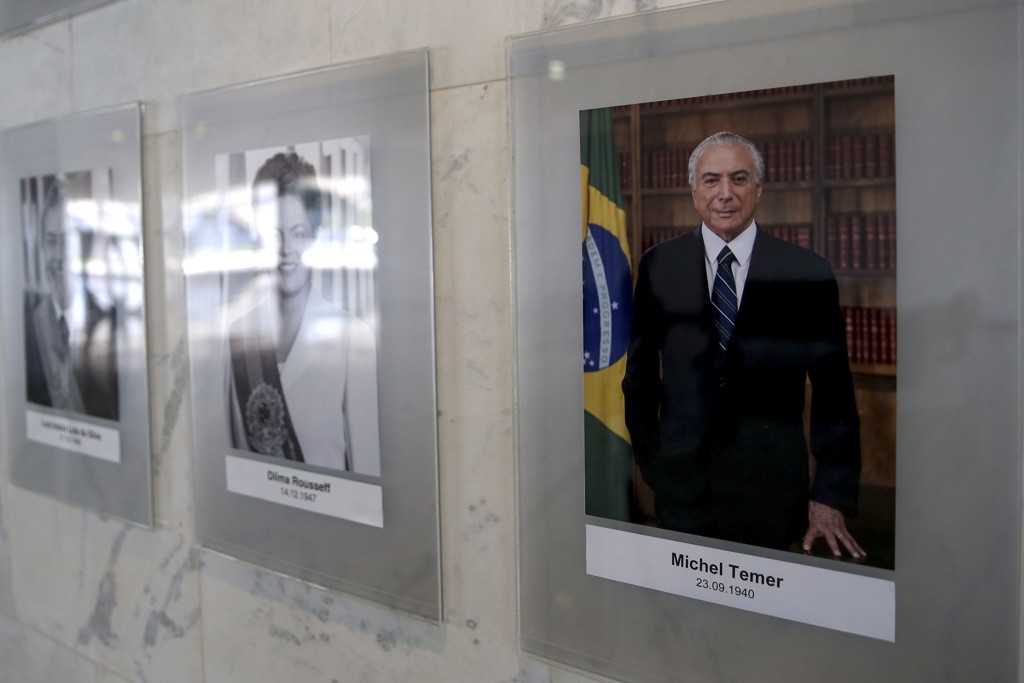 Presidente Michel Temer responde a três denúncias criminais e a uma investigação policial.