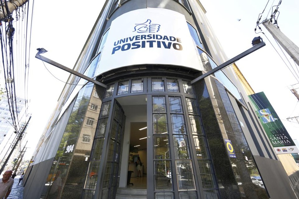 Sede da Universidade Positivo no Centro de Curitiba | Aniele Nascimento/Gazeta do Povo