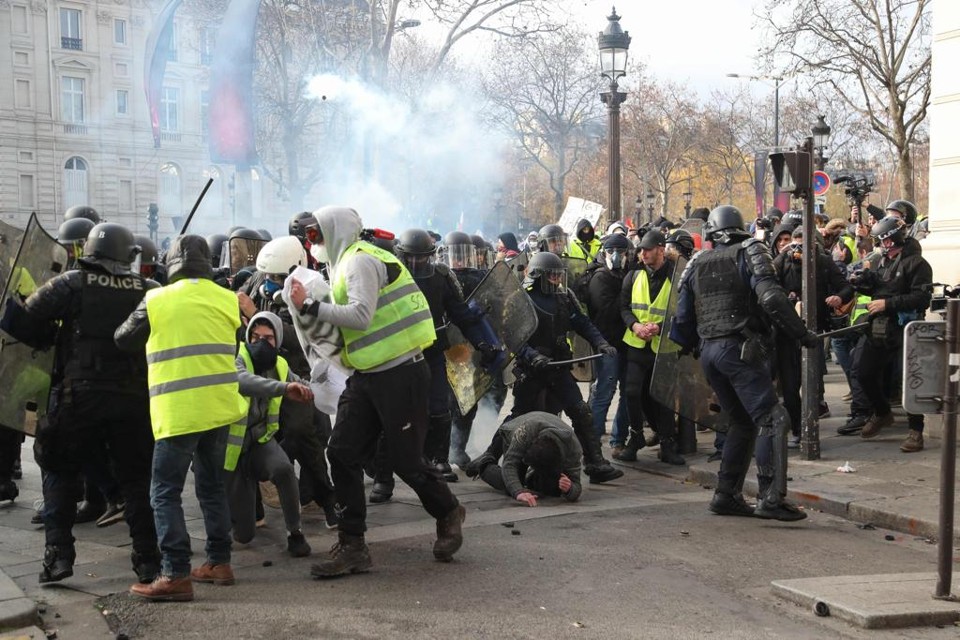 Cerca de 89 mil policiais foram destacados ao redor do país para atuar contra os manifestantes | Zakaria Abdelkafi /AFP