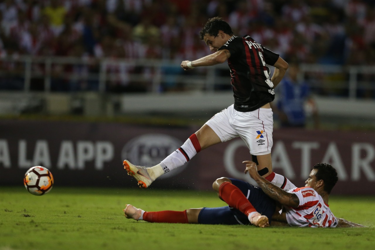 Atacante Pablo no lance em que fez o gol do Atlético na Colômbia | Albari Rosa/Gazeta do Povo/