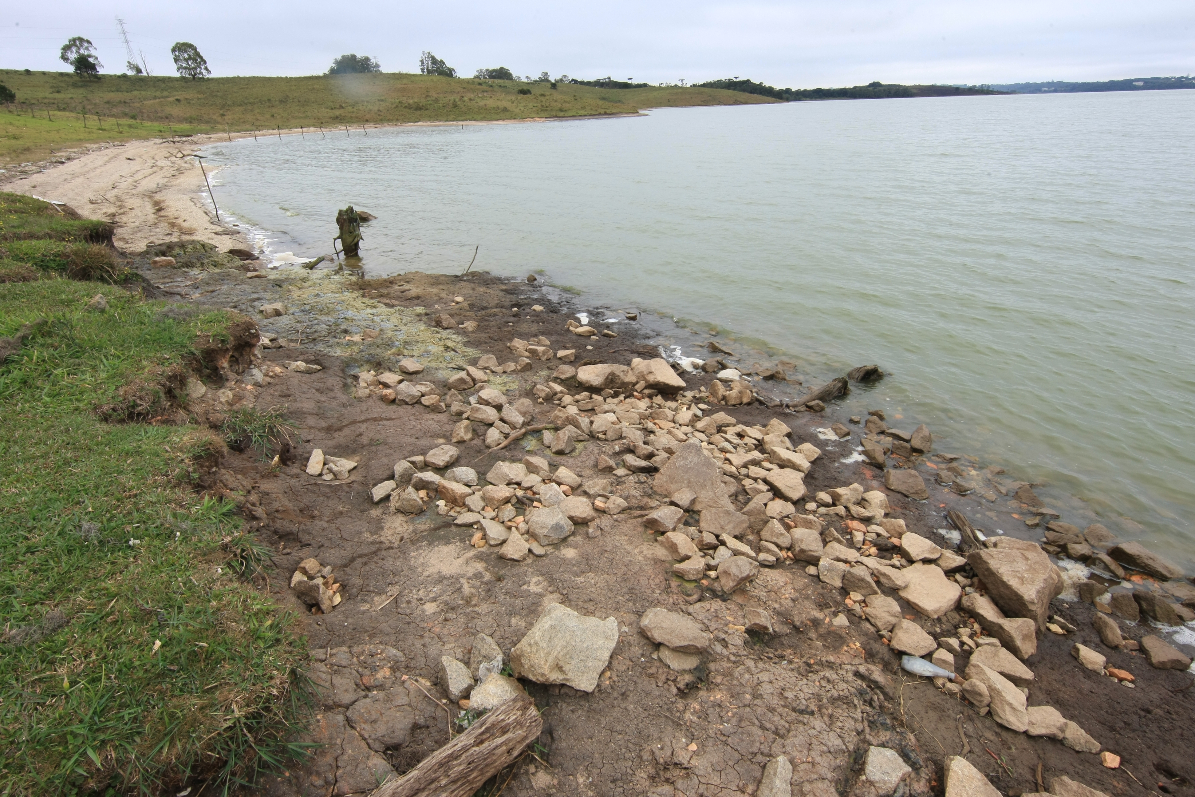 Sanepar disse que os níveis dos reservatórios e das estações de bombeamento voltaram a baixar na Grande Curitiba | Aniele Nascimento/Gazeta do Povo/Arquivo