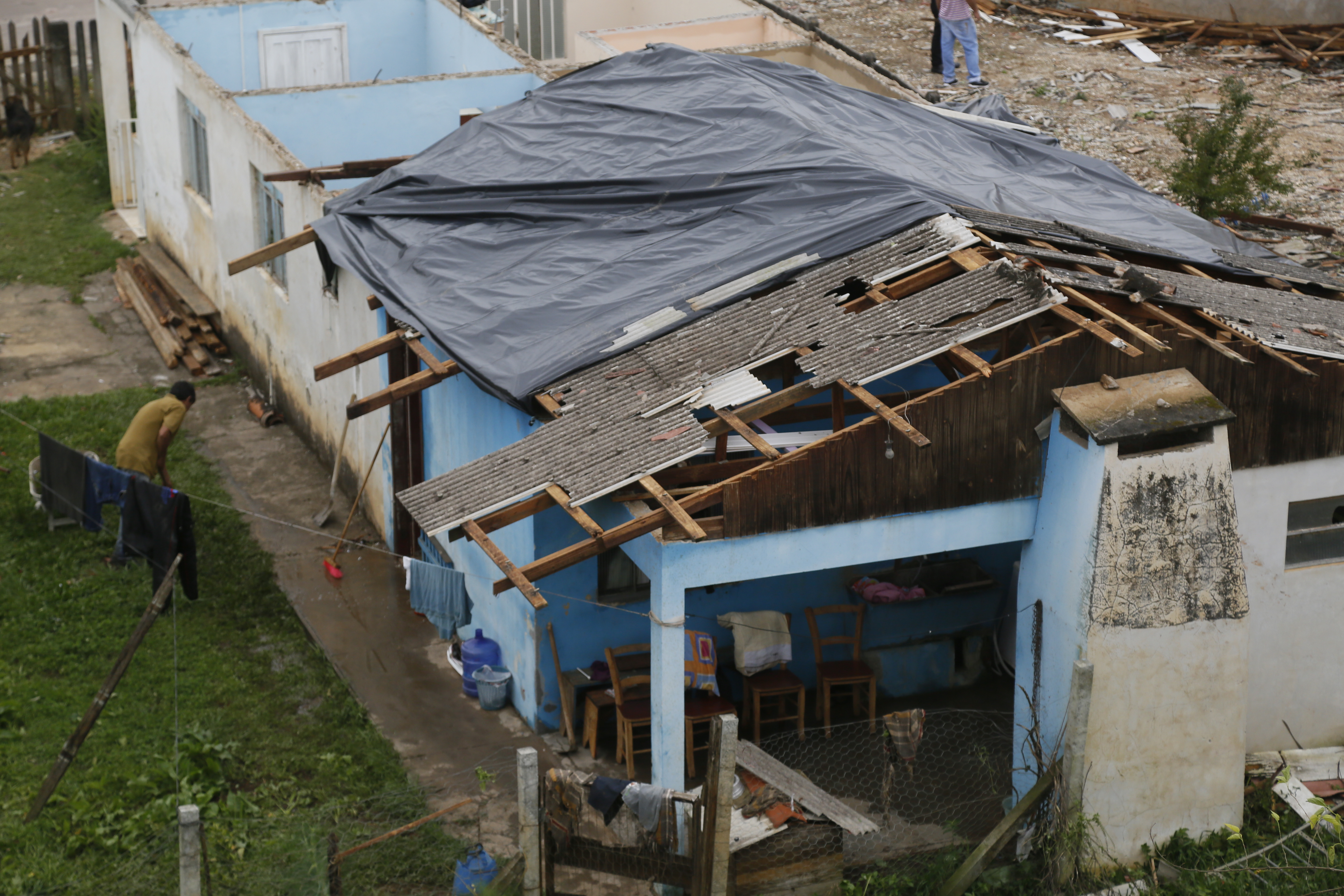 Condições dos imóveis atingidos pelo tornado em Itaperuçu serão avaliadas pela Cosedi. | Lineu Filho/Tribuna do Paraná