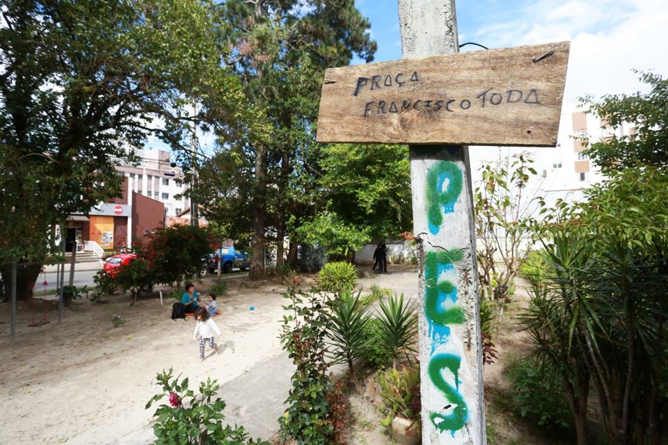 Praça “Francisco Todo”, no Juvevê,  deve dar lugar a nova sede da Upes | Marco Charneski/Tribuna do Parana