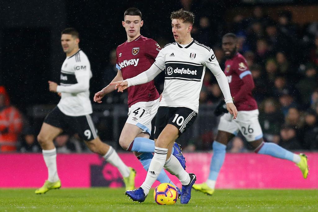Jogo de sábado entre West Ham e Fulham. Os dois times são patrocinados por sites de apostas. | IAN KINGTON/AFP