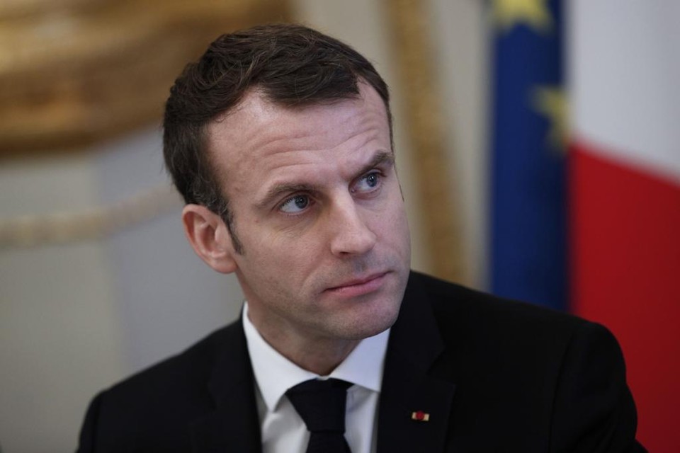 “Enquanto critica o nacionalismo, Macron, no entanto, fala e age como se ele fosse um chauvinista francês inseguro” | Yoan  Valat/AFP