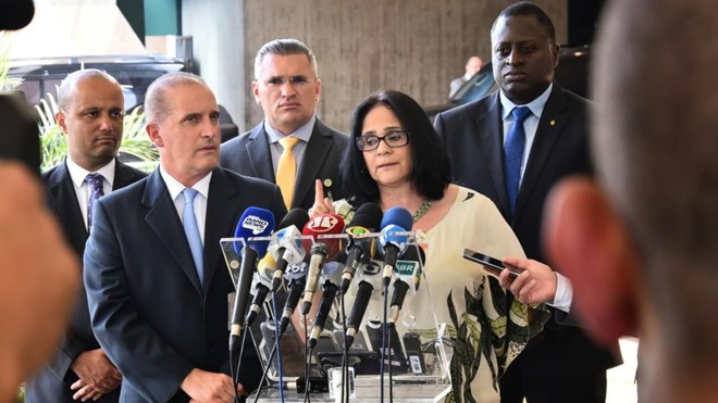 A futura ministra Damares Alves, pouco após o anúncio de seu nome para o ministério da Mulher, Família e Direitos Humanos. | Divulgação/Equipe de transição