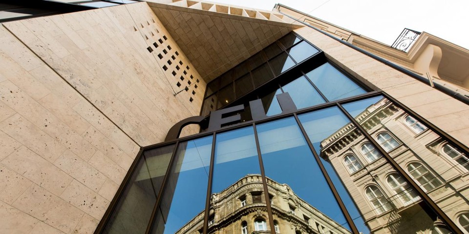 A instituição de Soros, fundada há 25 anos, tem 1,5 mil estudantes de 108 países | CEU/Divulgação