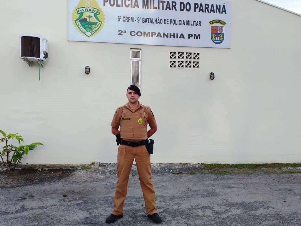 Soldado Luiz Henrique, que atendeu a ligação com o pai do bebê desesperado. | Polícia Militar/