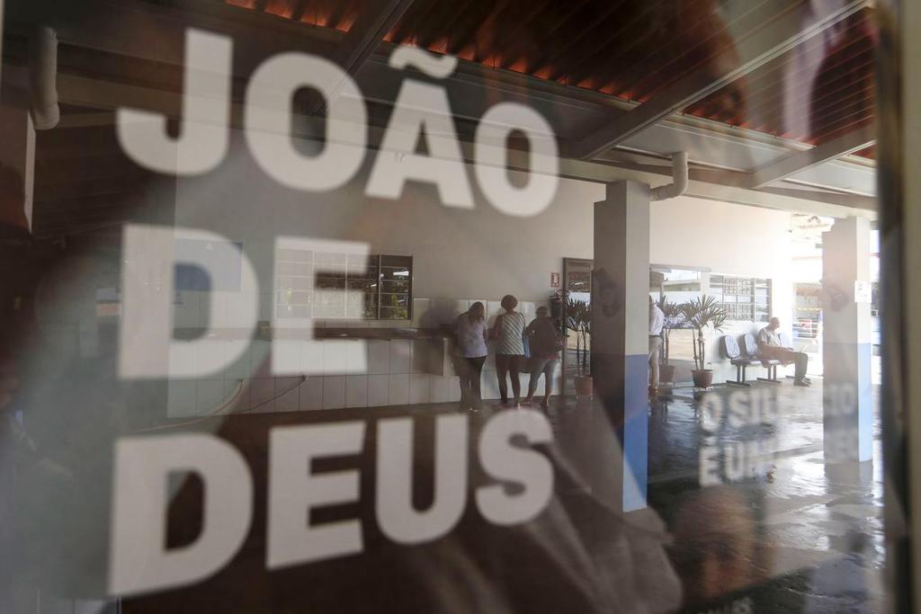 Na manhã desta quarta-feira, 19, a casa reunia menos de 200 pessoas em busca de tratamento espiritual | Marcelo Camargo/Agência Brasil