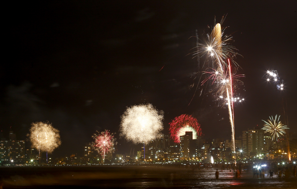 Virada de ano na praia, em Matinhos: festa com calor e pouca chance de chuva | Hugo Harada/Gazeta do Povo