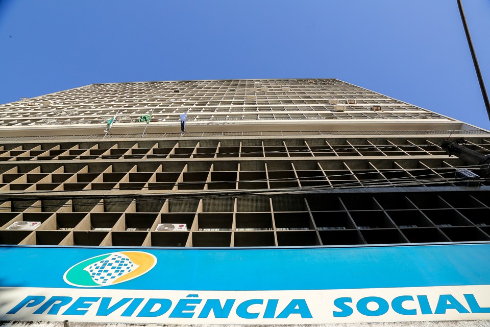 Prejuízo causado pela quadrilha ao INSS é de R$ 2 milhões. | Marcelo Elias/Gazeta do Povo