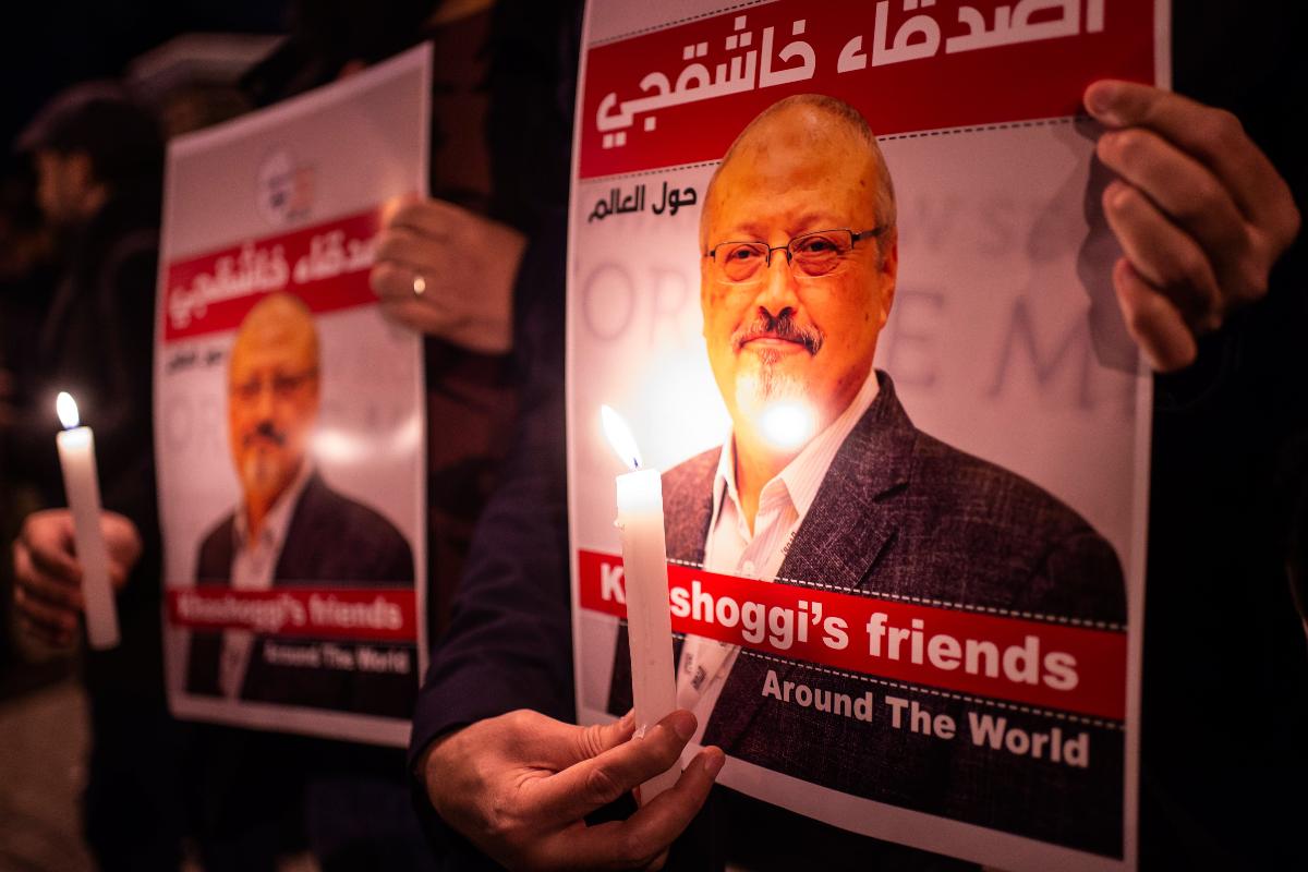 A morte do jornalista saudita Jamal Khashoggi, na embaixada do seu país na Turquia, gerou indignação mundial | YASIN AKGUL / AFP