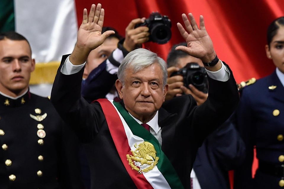 Andrés Manuel López Obrador é empossado presidente do México, no Congresso da União, na Cidade do México, em 1º de dezembro de 2018 | ALFREDO ESTRELLA/AFP