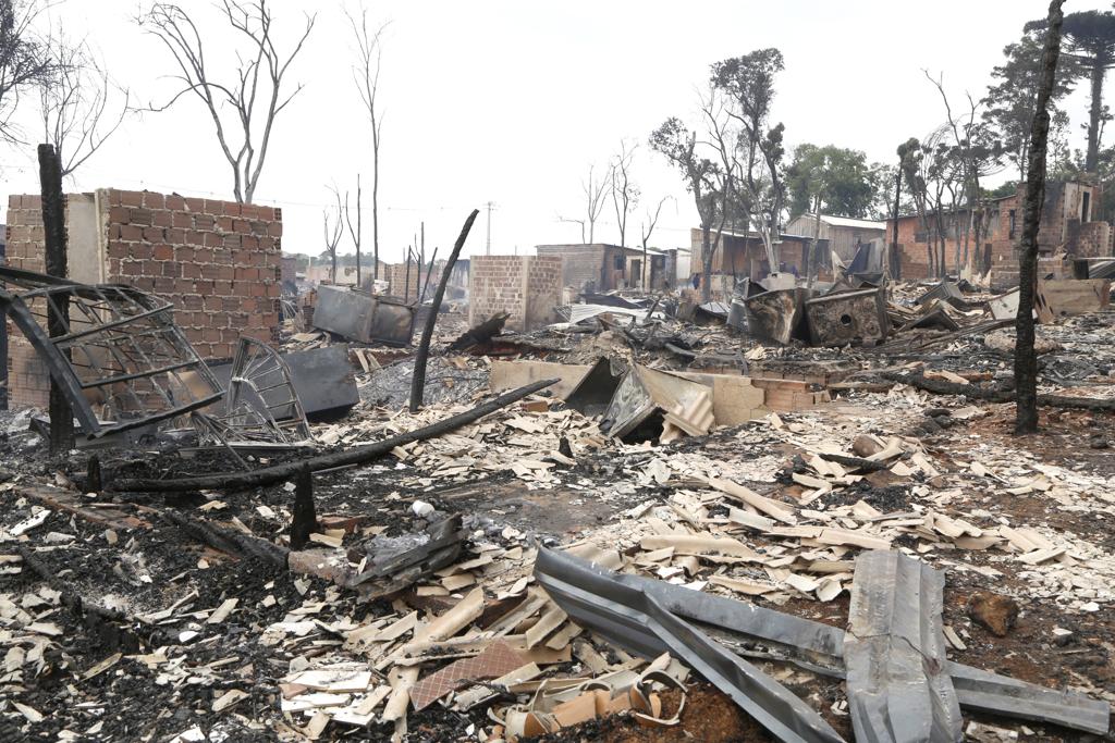 Série de assassinatos e incêndios são investigados são investigados na Vila Corbélia na CIC. | Atila Alberti/Tribuna do Parana