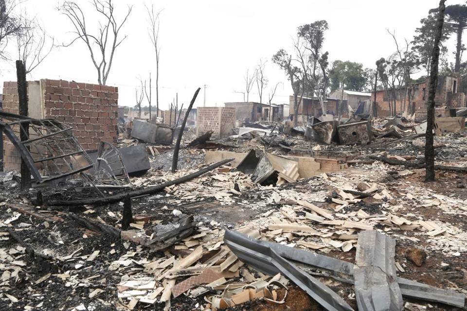 Série de assassinatos e incêndios são investigados são investigados na Vila Corbélia na CIC. | Atila Alberti/Tribuna do Parana