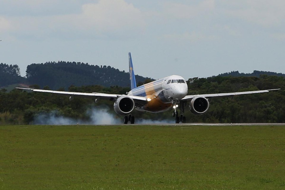 E195-E2, o maior avião produzido pela Embraer, com capacidade para 130 passageiros | Sergio Fujiki