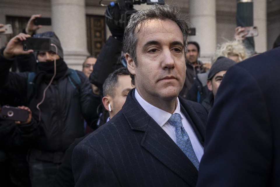 Michael Cohen, ex-advogado pessoal de Donald Trump, sai de um júri em Nova York, em 29 de novembro | DREW ANGERER / AFP