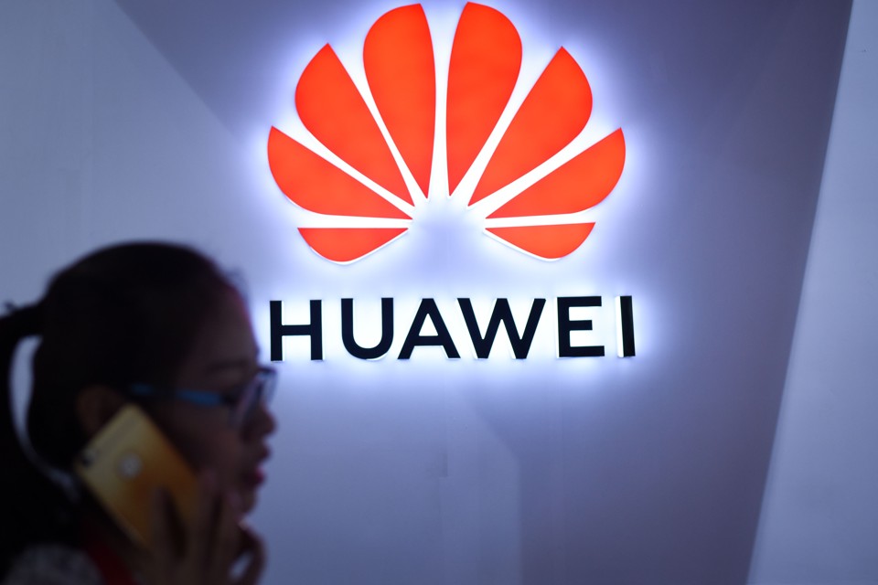 Empresa chinesa é a segunda maior fabricante de smartphones do mundo e líder no mercado de equipamentos para redes. | WANG ZHAO/AFP