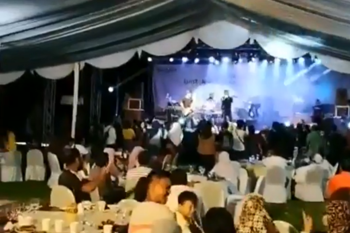 Como mostra o vídeo, não há nenhum sinal que revele a aproximação do tsunami | Reprodução