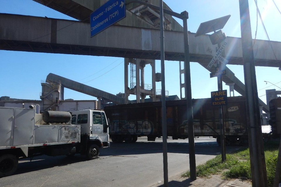 Movimento na entrada do porto de Paranaguá | Divulgação/CNT