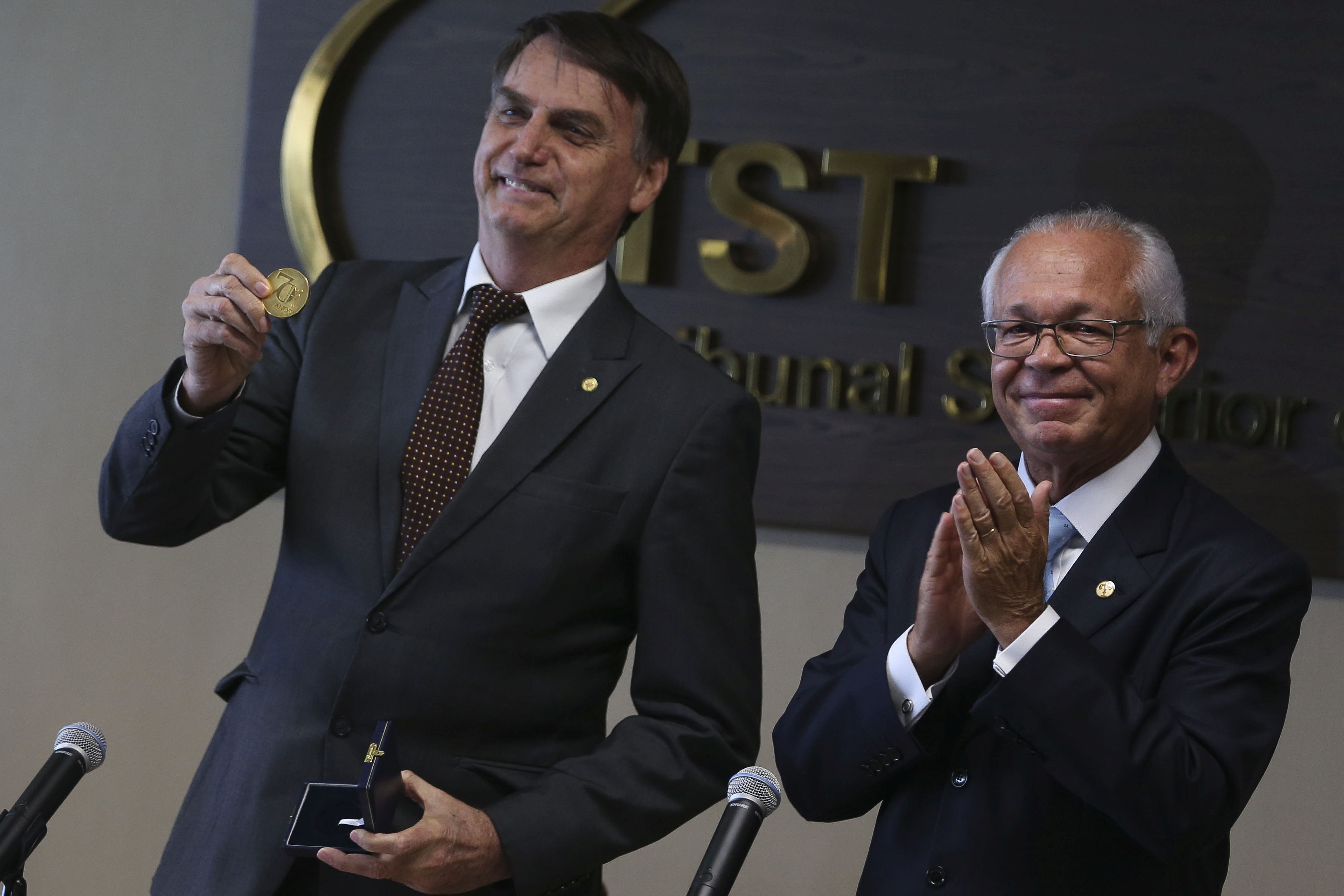 O presidente Jair Bolsonaro com o presidente do TST, João Batista Brito Pereira, em novembro de 2018 | Valter Campanato/Agência Brasil