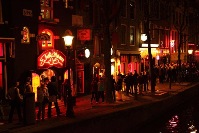 Área de prostituição em Amsterdã: Enquanto a demanda por compras sexuais existir, os traficantes irão preenchê-la com vítimas – mesmo que isso signifique usar coerção | Pixabay