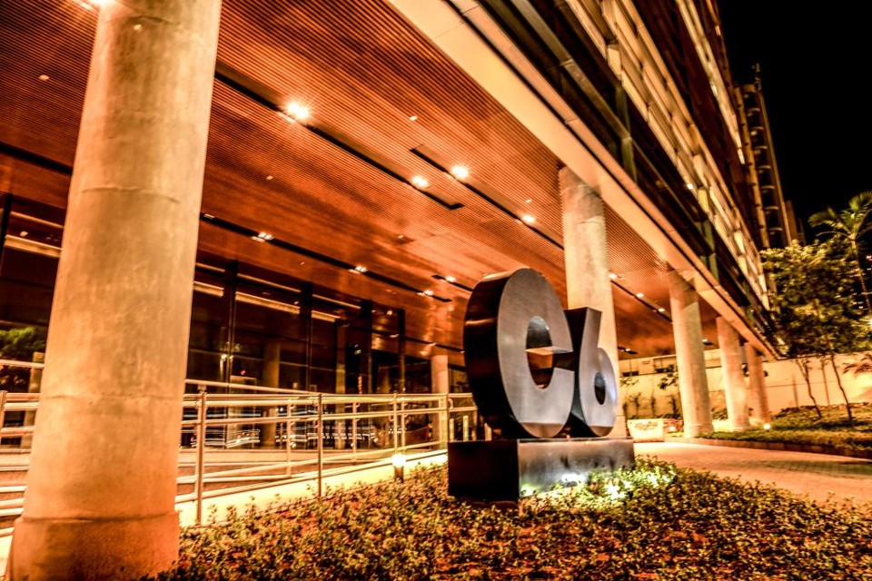 Sede de 8 mil metros quadrados do C6 Bank fica na Avenida Nove de Julho, em São Paulo, e também abrigará um programa próximo de startups. | Divulgação/