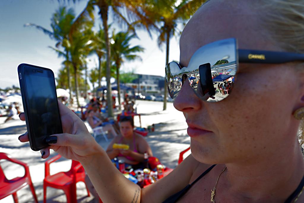 Veranistas se animam com a novidade, mas se deparam com a dificuldade de conexão | Albari Rosa/Gazeta do Povo