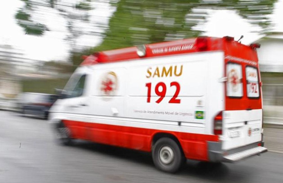 “Busquei ajuda do Samu e tive que entrevistar um desacordado”, desabafa empresário Atendente do Samu foi afastada do trabalho após dizer “se ele quiser morrer, o problema é dele”. | Daniel Castellano / Gazeta do Povo/