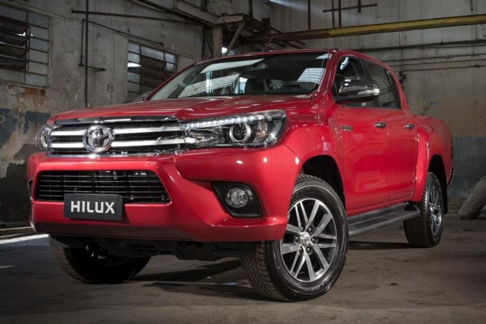 Na foto, Toyota Hilux 2015, um dos modelos do recall de airbags convocado pela montadora. | Malagrine/Toyota