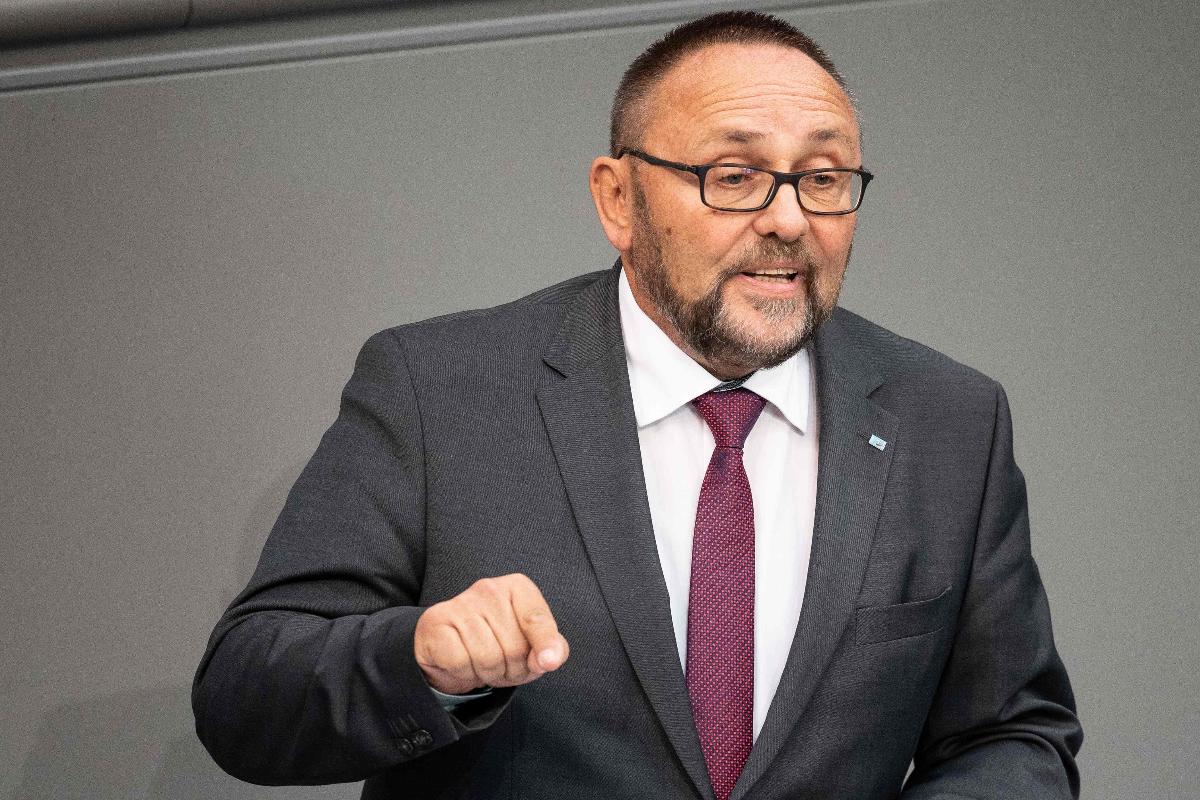 Foto de setembro de 2018 do deputado Frank Magnitz, político do partido populista anti-imigração AfD | FABIAN SOMMER / AFP