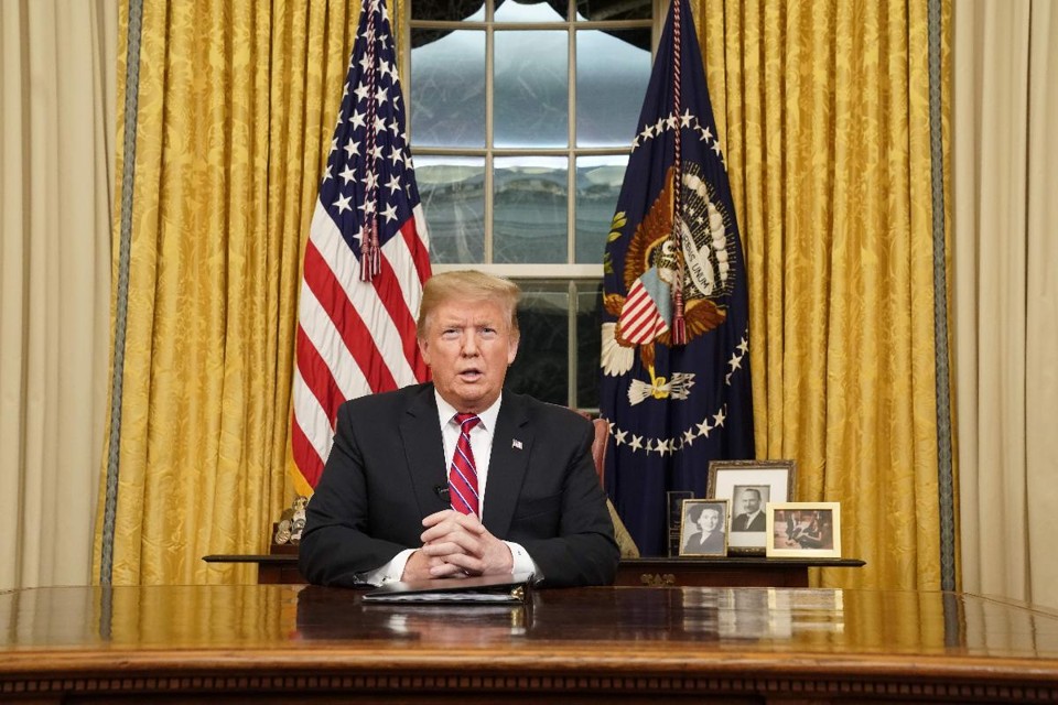 Presidente dos EUA, Donald Trump, discursa em cadeia nacional de televisão | CARLOS BARRIA/AFP