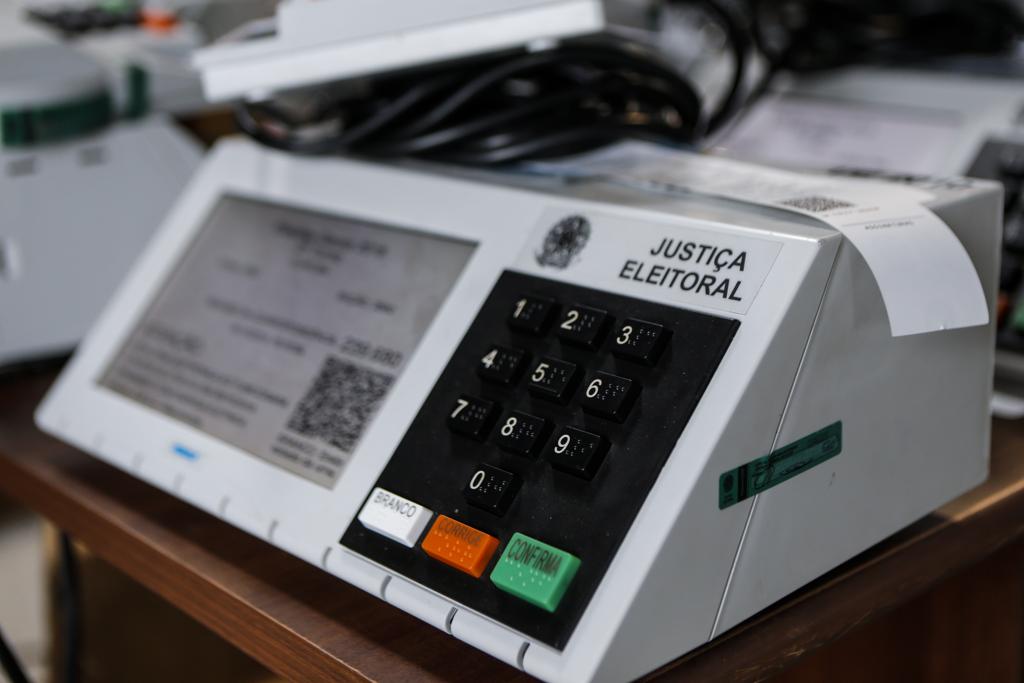 A credibilidade das urnas eletrônicas também foi questionada pelas “fake news” | André Rodrigues / Gazeta do Povo