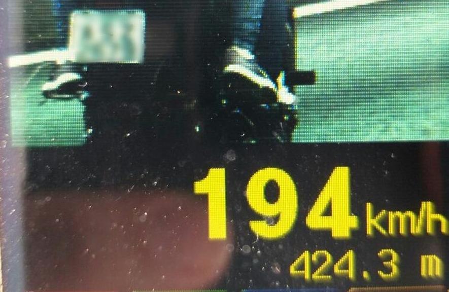 Moto a 194 km/h flagrada na BR-277 em São José dos Pinhais. | /