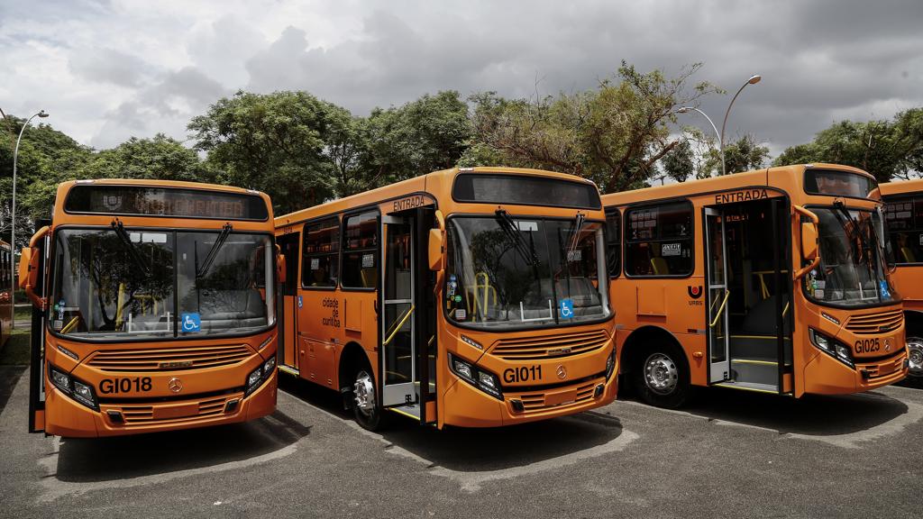 Segundo Greca, wi-fi nos ônibus é um pedido do próprio governador | André Rodrigues/Gazeta do Povo