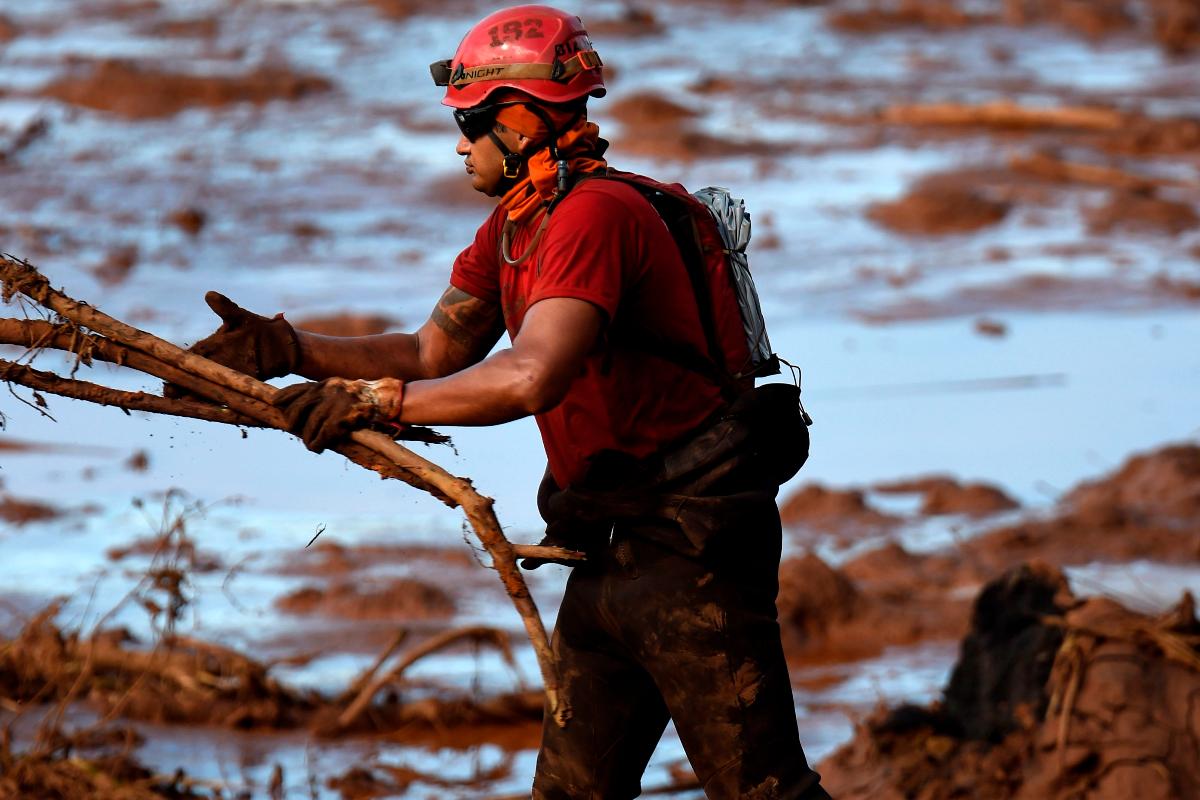 Bonbeiro trabalha nas operações de resgate em Brumadinho | DOUGLAS MAGNO/AFP