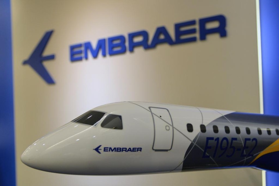 Embraer é líder no segmento de aviões regionais | ROSLAN RAHMAN/AFP
