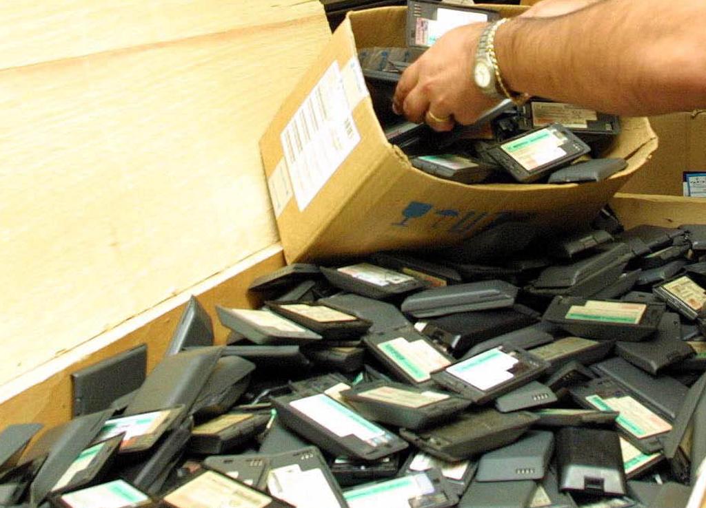 Celulares irregulares não podem mais operar | Ronaldo Rufino/Jornal de Londrina/Arquivo