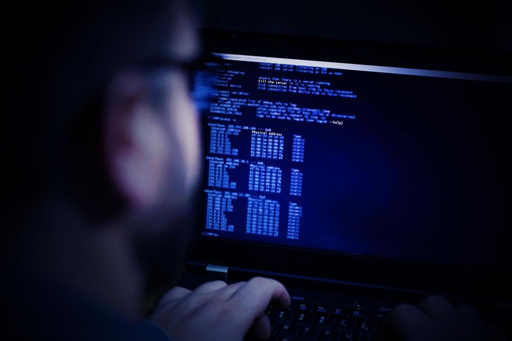 Hackers costumam usar os dados copiados para chantagear ou obter alguma vantagem financeira. | Bigstock/