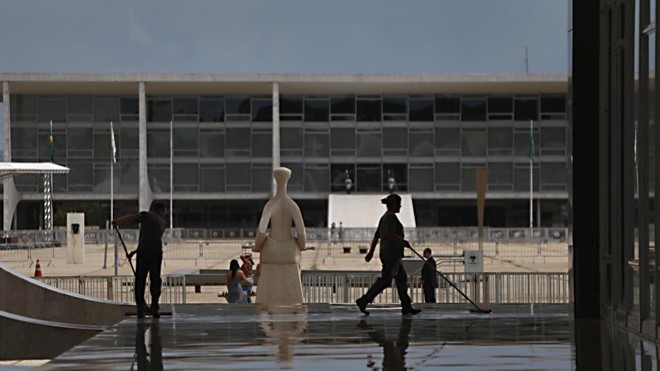 O Palácio do Planalto, visto do Supremo Tribunal Federal: Temer tentou elevar contribuição do servidor de 11% para 14%, mas medida foi barrada pelo ministro Lewandowski. | Albari Rosa/Gazeta do Povo