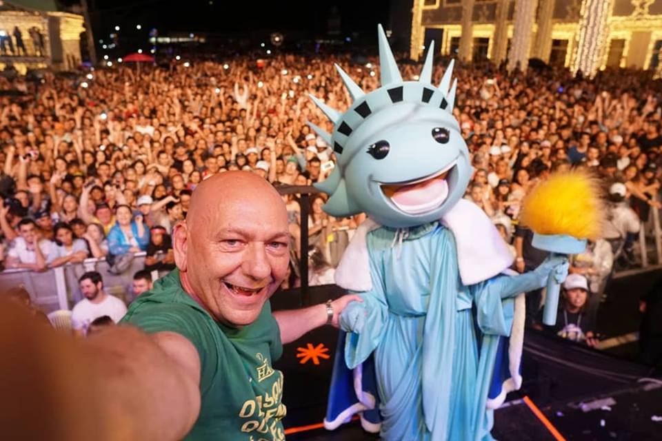 Empresário Luciano Hang ofendeu advogados ao se manifestar a favor do fim da Justiça do Trabalho. | Reprodução Facebook/