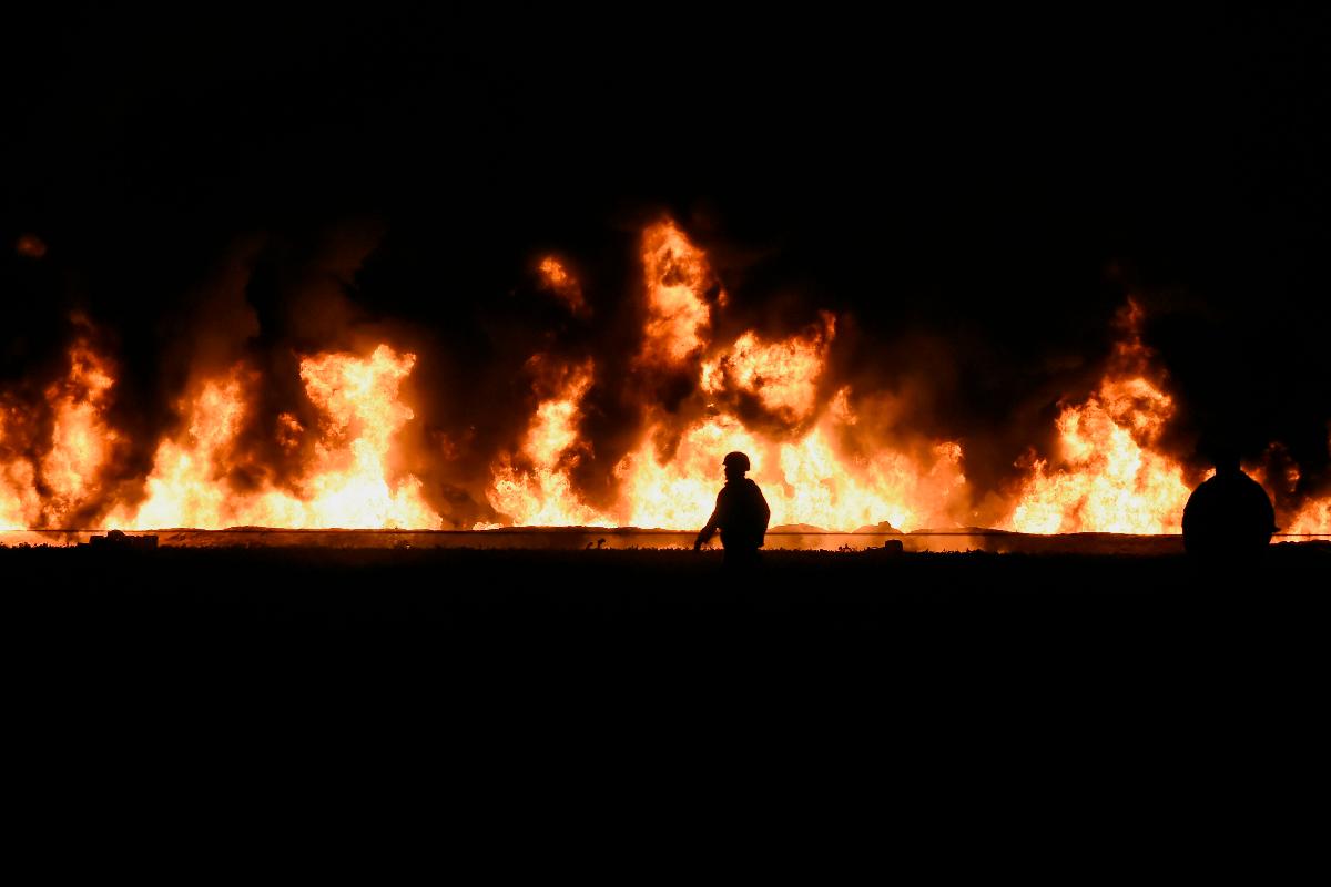 Além fazer mortos e feridos, o incêndio dessa sexta-feira (18) deixou dezenas de pessoas desaparecidas | ALFREDO ESTRELLA/
AFP