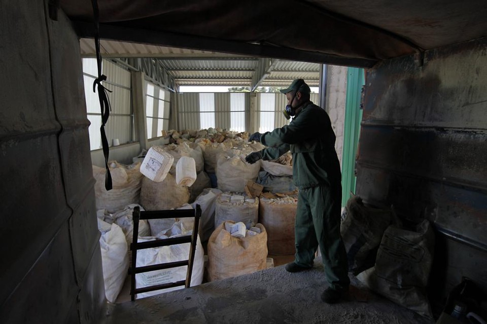 Centro de reciclagem de agroquímicos em Contenda (PR): registro de agrotóxicos no Brasil chegou a 405 produtos em 2018, sendo 40 defensivos biológicos. | Jonathan Campos/Gazeta do Povo