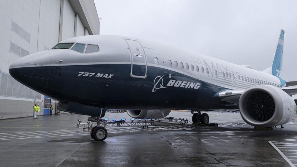 Na foto, um 737 da Boeing. A aeronave respondeu por 580 dos 806 aviões entregues pela empresa.norte-americana. | STEPHEN BRASHEAR/AFP