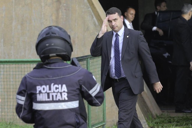 Senador eleito Flávio Bolsonaro (PSL-RJ). foi quem pediu a suspensão da investigação. | Fabio Rodrigues Pozzebom/Agência Brasil