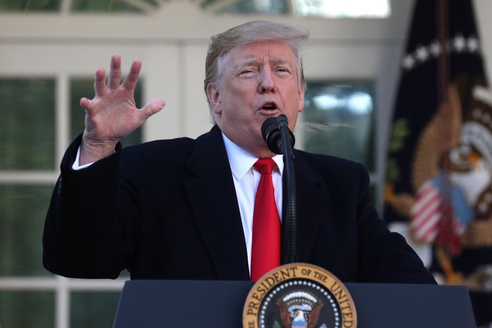 O presidente Donald Trump fala sobre a paralisação parcial do governo federal, na Casa Branca, Washington, 25 de janeiro |  ALEX EDELMAN / AFP