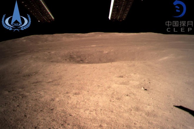 A primeira imagem do lado afastado da Lua feita pela sonda chinesa Chang'e-4 | Administração Espacial Nacional da China