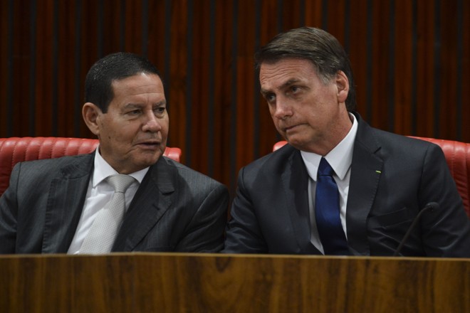 Mourão e Bolsonaro: mais um desgaste para um governo recém-iniciado. | Valter Campanato/Agência Brasil